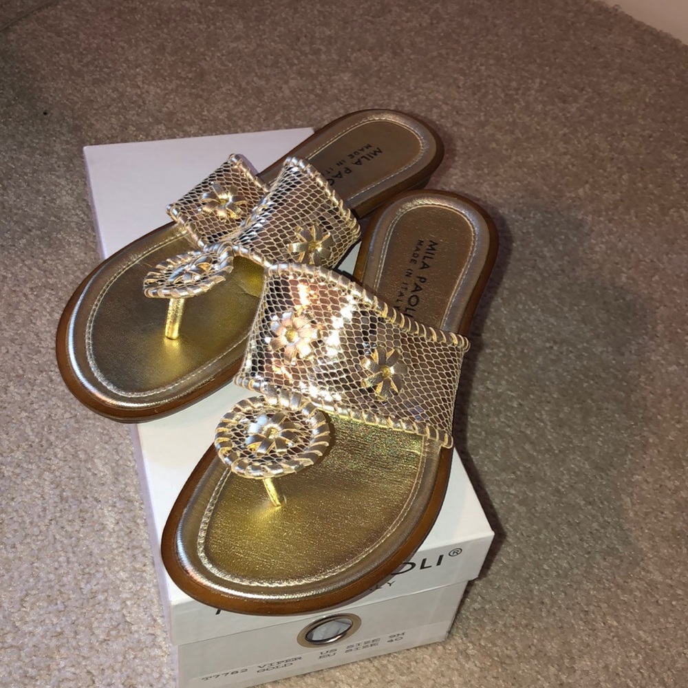 Gold thong sandal made in italy!